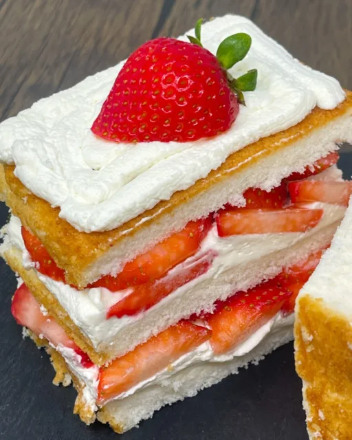 Sweet, light, and irresistibly satisfying, our strawberry shortcake features fluffy cake layered with fresh strawberries and just the right touch of sweetness. 🍓  This classic dessert is a favorite among students and staff and fits seamlessly into any campus menu.

Discover more crave-worthy menu options @ link in bio.
-
-
-
School Lunch Programs | School Lunch Solutions | School Lunch Dining | School Lunch Provider | Campus Dining Provider | Campus Dining | School Lunch | #ChefAdvantage #SchoolLunchPrograms #SweetTreat #StrawberryShortcake