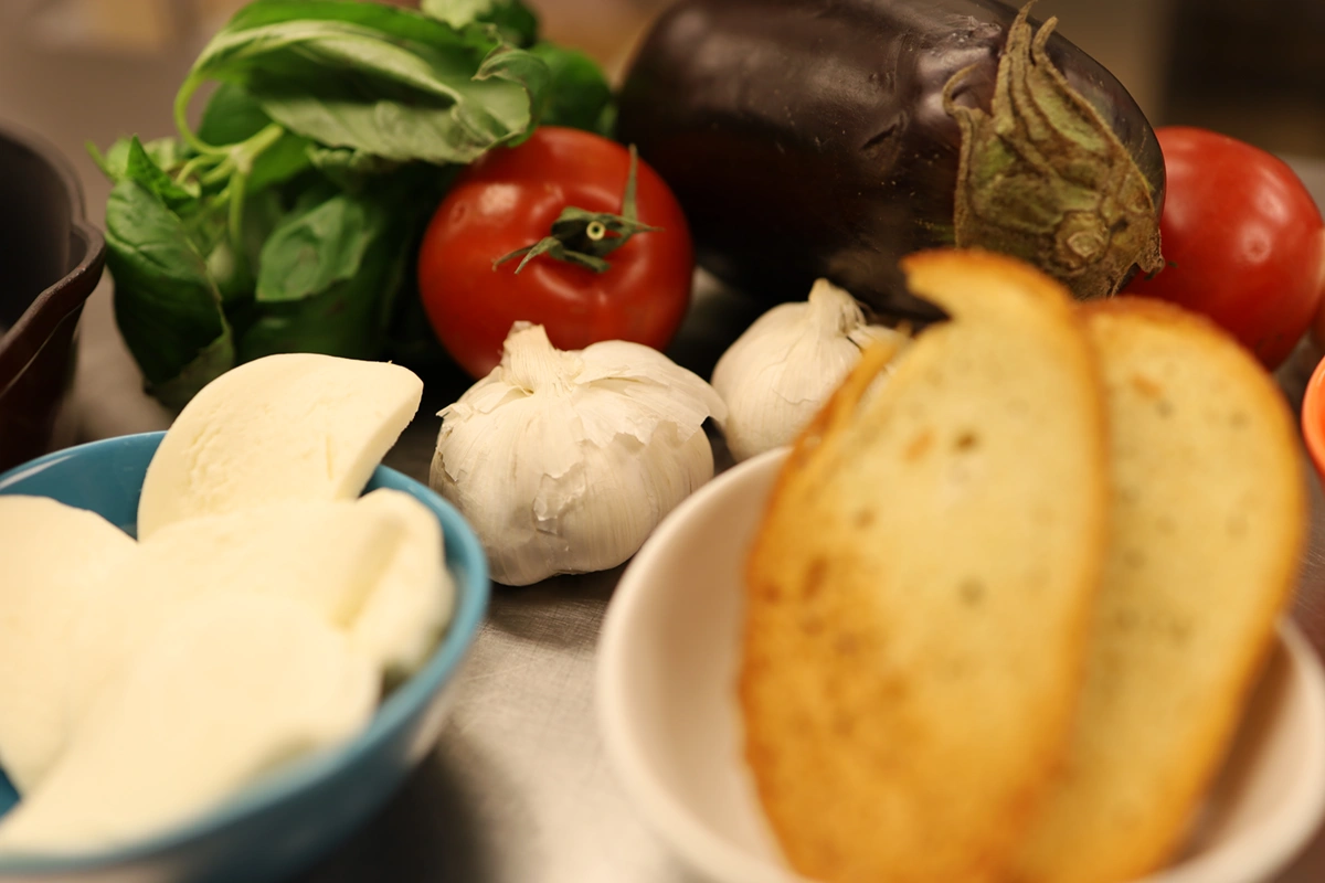 Garlic and Mozzarella | Chef-Driven School Lunches Students will Love | ChefAdvantage
